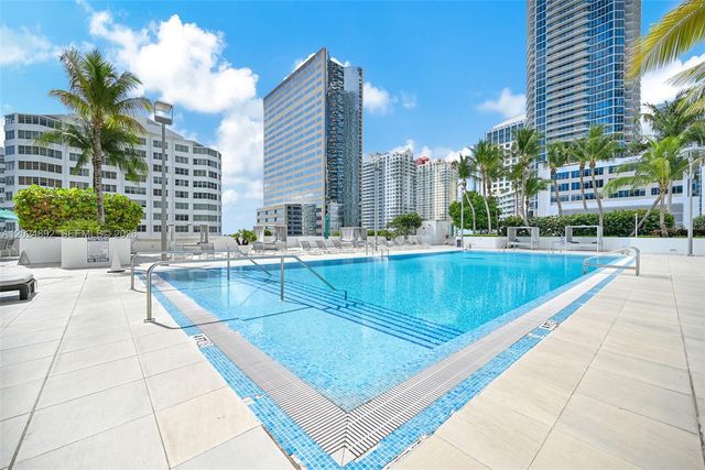 950 Brickell Bay Dr 4204, Miami, FL 33131