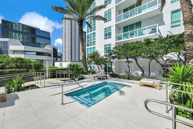 950 Brickell Bay Dr 4204, Miami, FL 33131