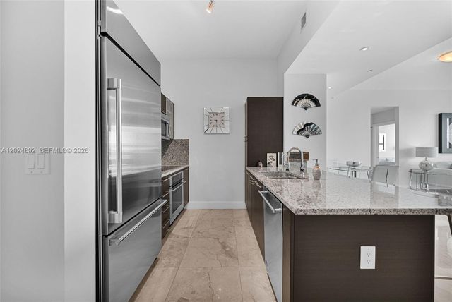 950 Brickell Bay Dr 4204, Miami, FL 33131