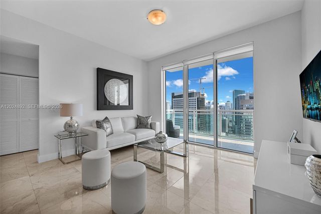 950 Brickell Bay Dr 4204, Miami, FL 33131