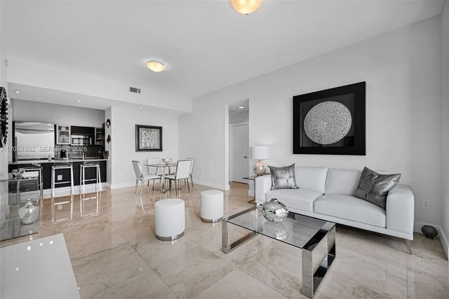 950 Brickell Bay Dr 4204, Miami, FL 33131
