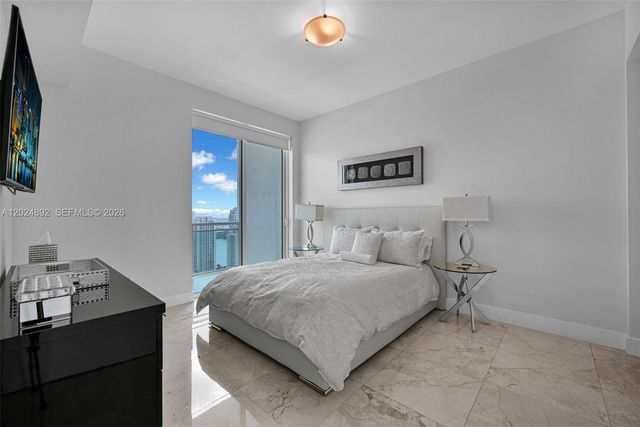 950 Brickell Bay Dr 4204, Miami, FL 33131
