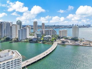 950 Brickell Bay Dr 4204, Miami, FL 33131