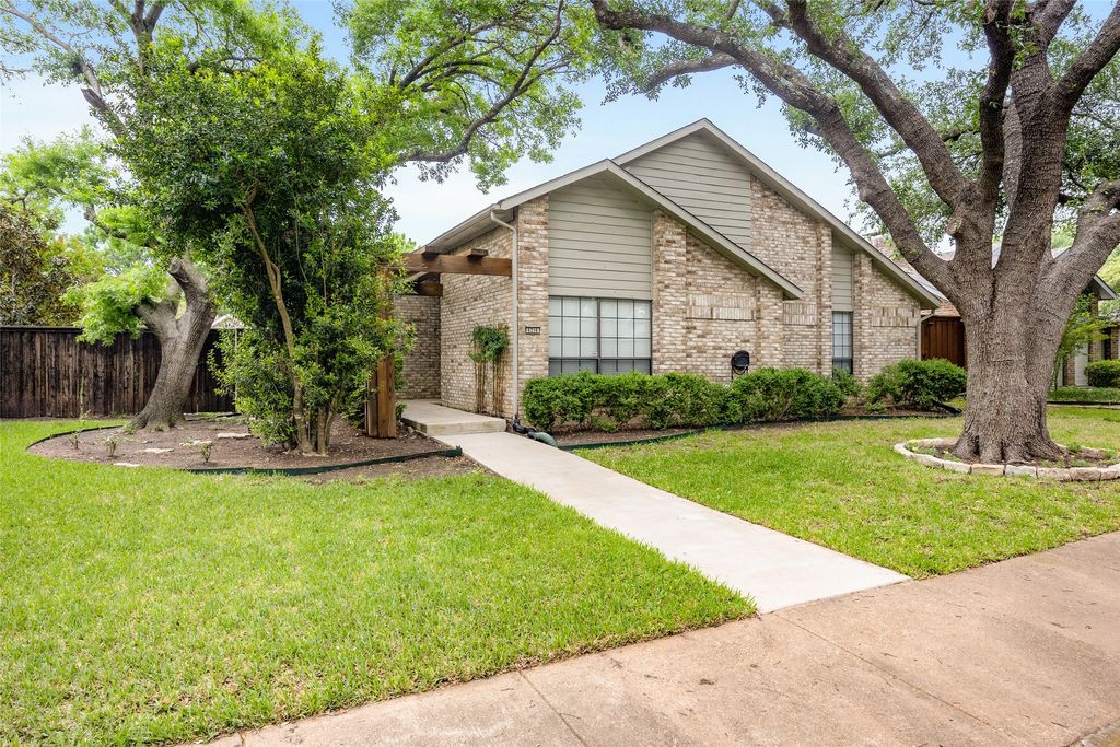 6216 Copperhill Drive, Dallas, TX 75248