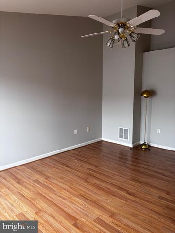 11105 DOUBLEDAY LN, Manassas, VA 20109