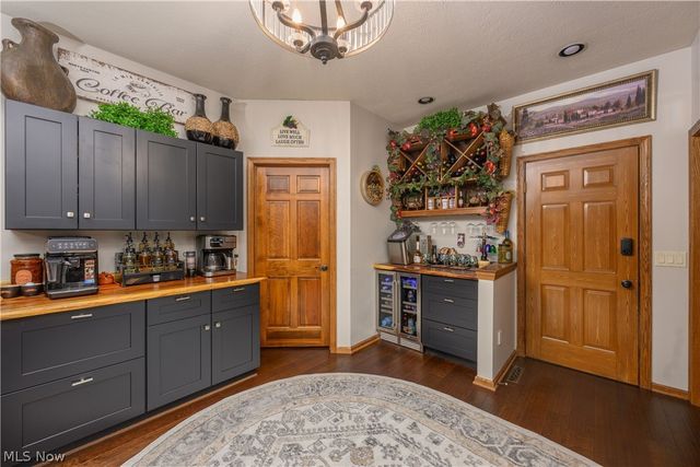 4063 Dunoon Circle NW, Canton, OH 44718