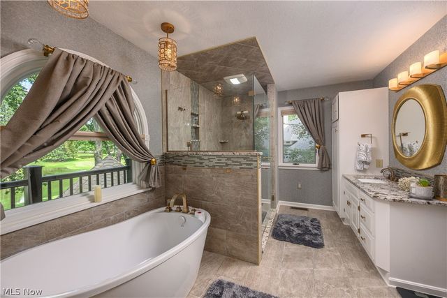 4063 Dunoon Circle NW, Canton, OH 44718