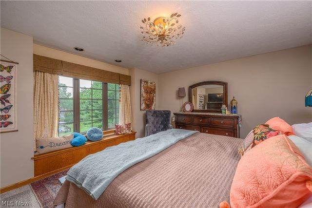 4063 Dunoon Circle NW, Canton, OH 44718