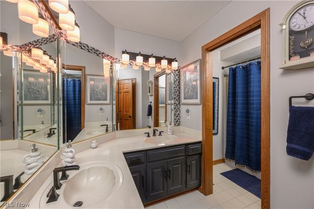 4063 Dunoon Circle NW, Canton, OH 44718