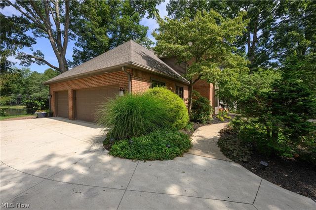 4063 Dunoon Circle NW, Canton, OH 44718