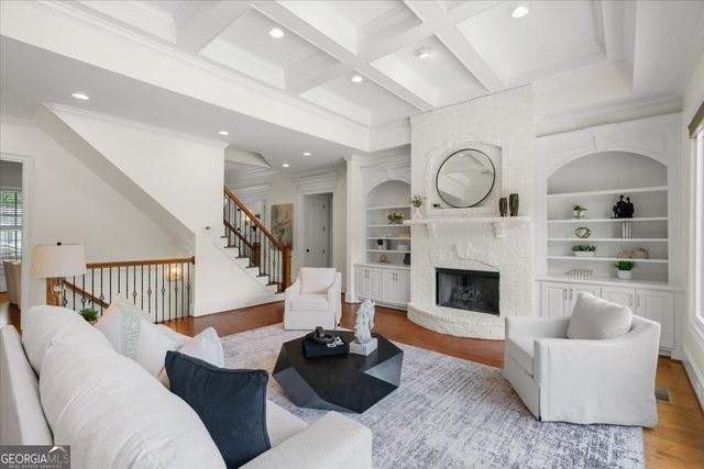 1084 West Nancy Creek Drive, Atlanta, GA 30319