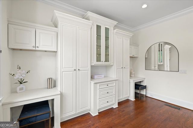 1084 West Nancy Creek Drive, Atlanta, GA 30319