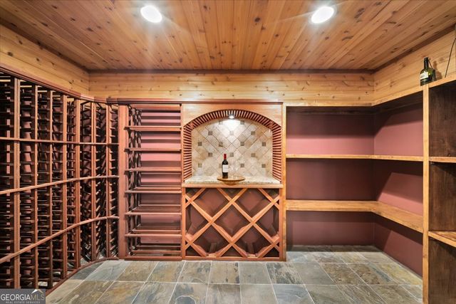 1084 West Nancy Creek Drive, Atlanta, GA 30319