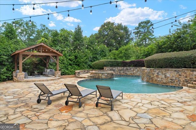 1084 West Nancy Creek Drive, Atlanta, GA 30319
