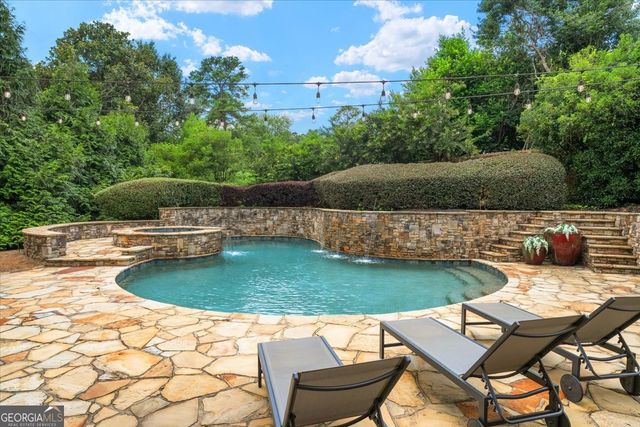 1084 West Nancy Creek Drive, Atlanta, GA 30319