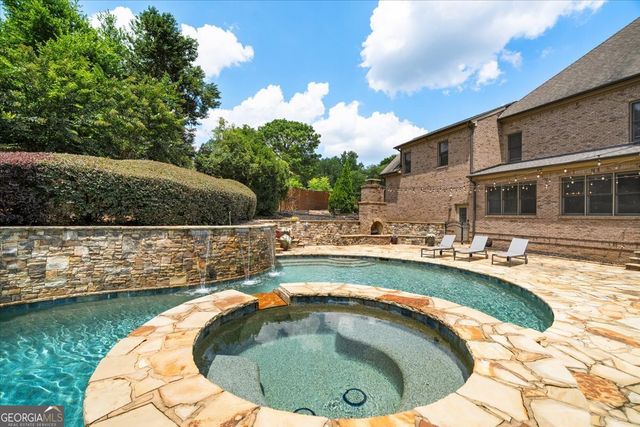1084 West Nancy Creek Drive, Atlanta, GA 30319