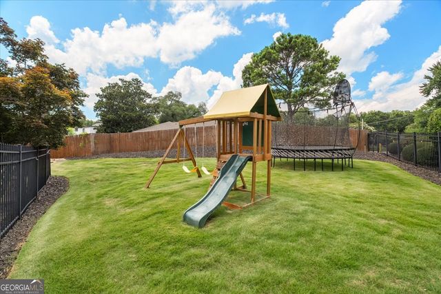 1084 West Nancy Creek Drive, Atlanta, GA 30319
