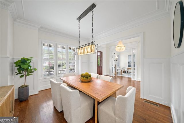 1084 West Nancy Creek Drive, Atlanta, GA 30319