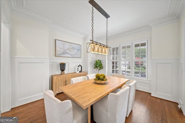 1084 West Nancy Creek Drive, Atlanta, GA 30319