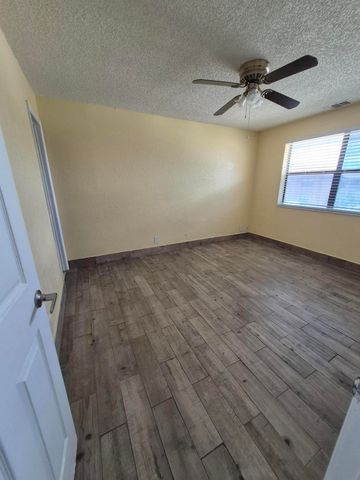 10039 Winding Lake Road 202, Sunrise, FL 33351