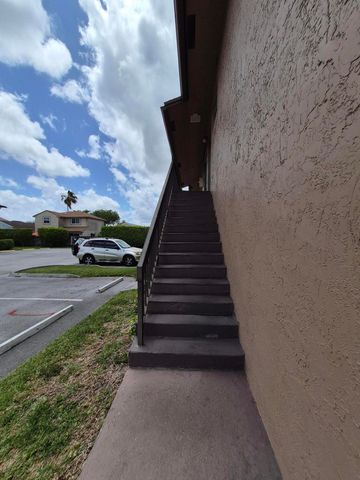 10039 Winding Lake Road 202, Sunrise, FL 33351