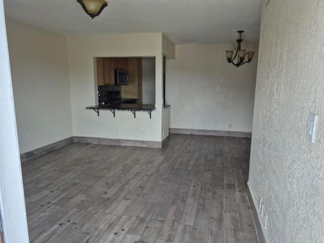 10039 Winding Lake Road 202, Sunrise, FL 33351