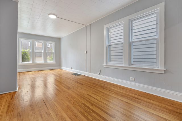 2138 W Wellington Avenue 1, Chicago, IL 60618