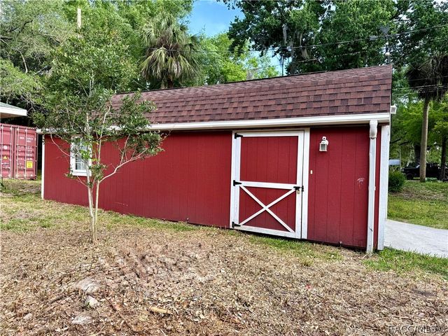 130 N Hawthorne Drive, Inglis, FL 34449