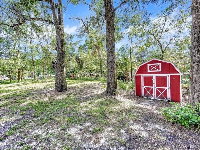 130 N Hawthorne Drive, Inglis, FL 34449