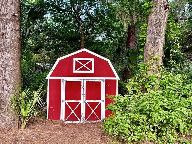 130 N Hawthorne Drive, Inglis, FL 34449