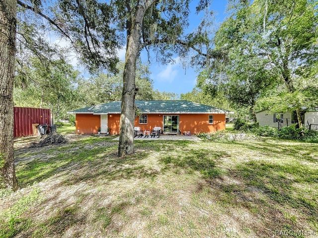 130 N Hawthorne Drive, Inglis, FL 34449