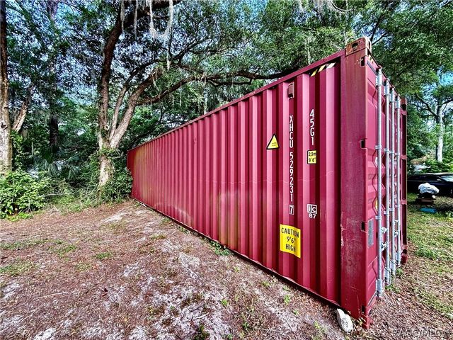 130 N Hawthorne Drive, Inglis, FL 34449