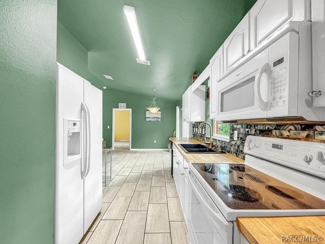 130 N Hawthorne Drive, Inglis, FL 34449