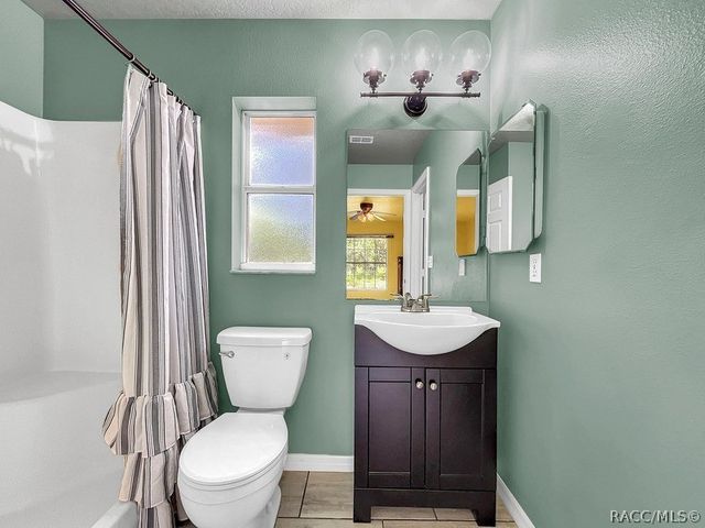 130 N Hawthorne Drive, Inglis, FL 34449