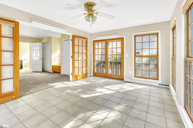 207 N Hogan Drive, Westminster, SC 29693