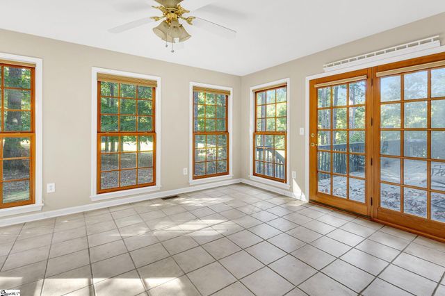 207 N Hogan Drive, Westminster, SC 29693
