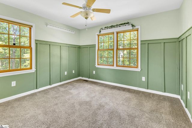 207 N Hogan Drive, Westminster, SC 29693