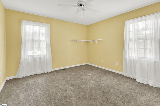 207 N Hogan Drive, Westminster, SC 29693