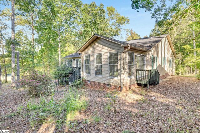 207 N Hogan Drive, Westminster, SC 29693
