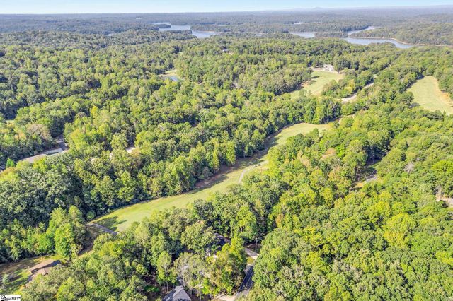 207 N Hogan Drive, Westminster, SC 29693