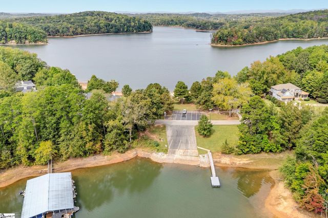 207 N Hogan Drive, Westminster, SC 29693