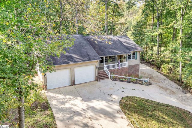 207 N Hogan Drive, Westminster, SC 29693