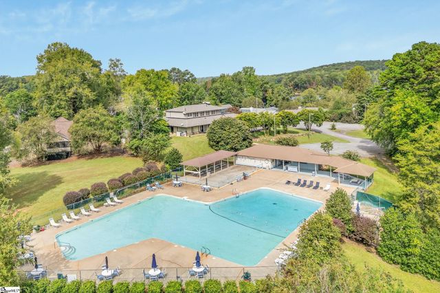 207 N Hogan Drive, Westminster, SC 29693