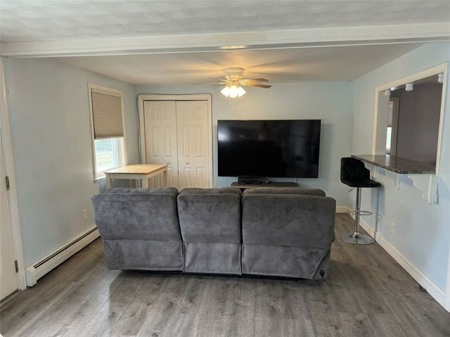123 wampanoag Road, Warwick, RI 02818