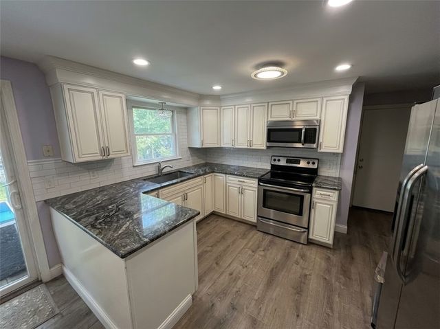 123 wampanoag Road, Warwick, RI 02818