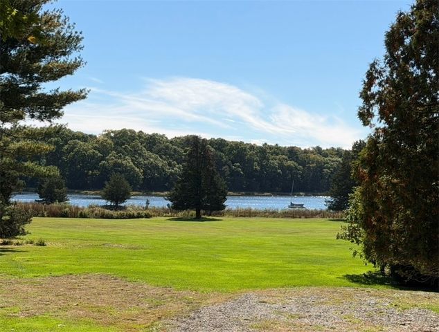 123 wampanoag Road, Warwick, RI 02818