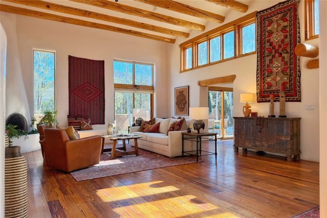 525 Camino Militar, Santa Fe, NM 87501