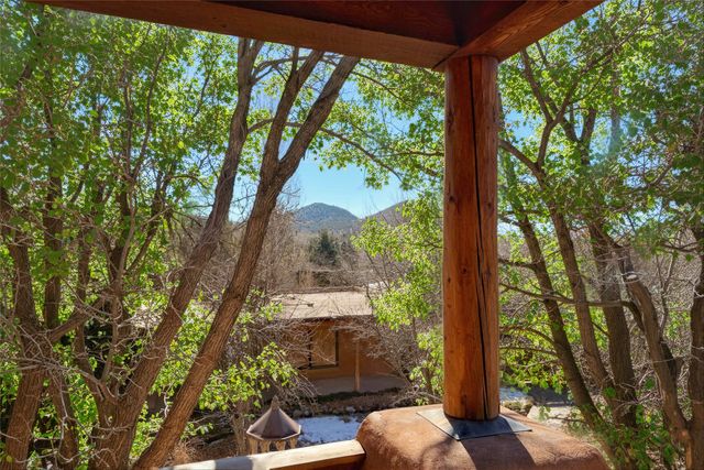 525 Camino Militar, Santa Fe, NM 87501