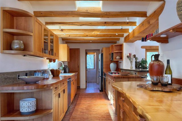 525 Camino Militar, Santa Fe, NM 87501