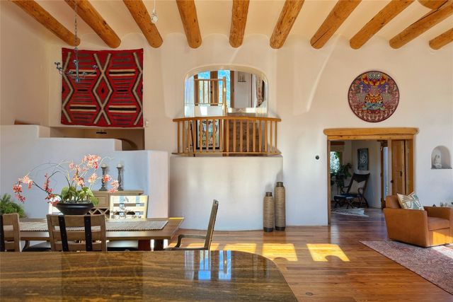 525 Camino Militar, Santa Fe, NM 87501